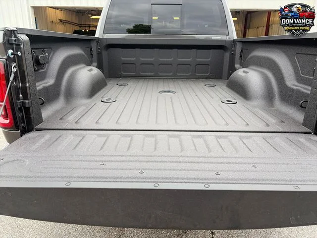 New 2026 Granite Crystal Metallic Clear-Coat Exterior Paint RAM Tradesman image 22