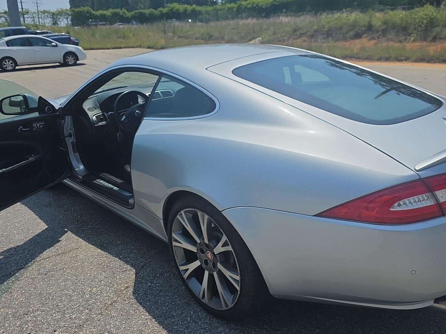 Used 2010 Liquid Silver Jaguar XKR image 15