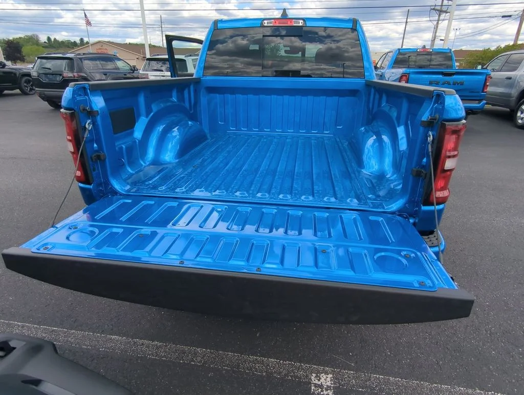New 2026 Hydro Blue Pearl-Coat Exterior Paint RAM Big Horn/Lone Star image 25