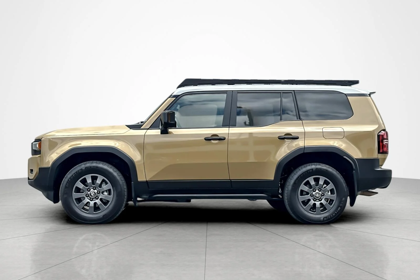 Used 2025 TRAIL DUST Toyota  image 2
