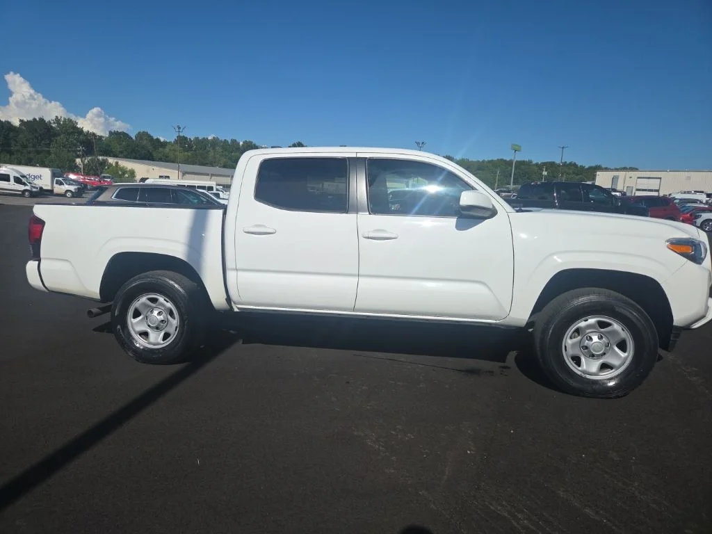 Used 2023 White Toyota SR image 19