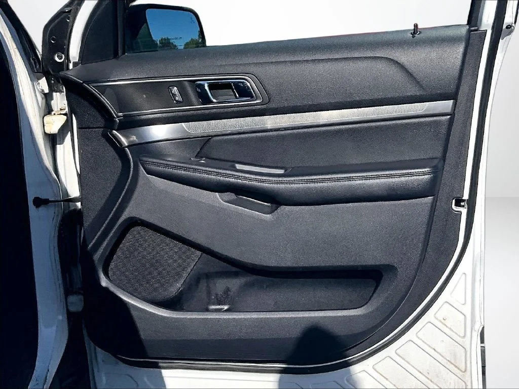 Used 2019 White Ford XLT image 25