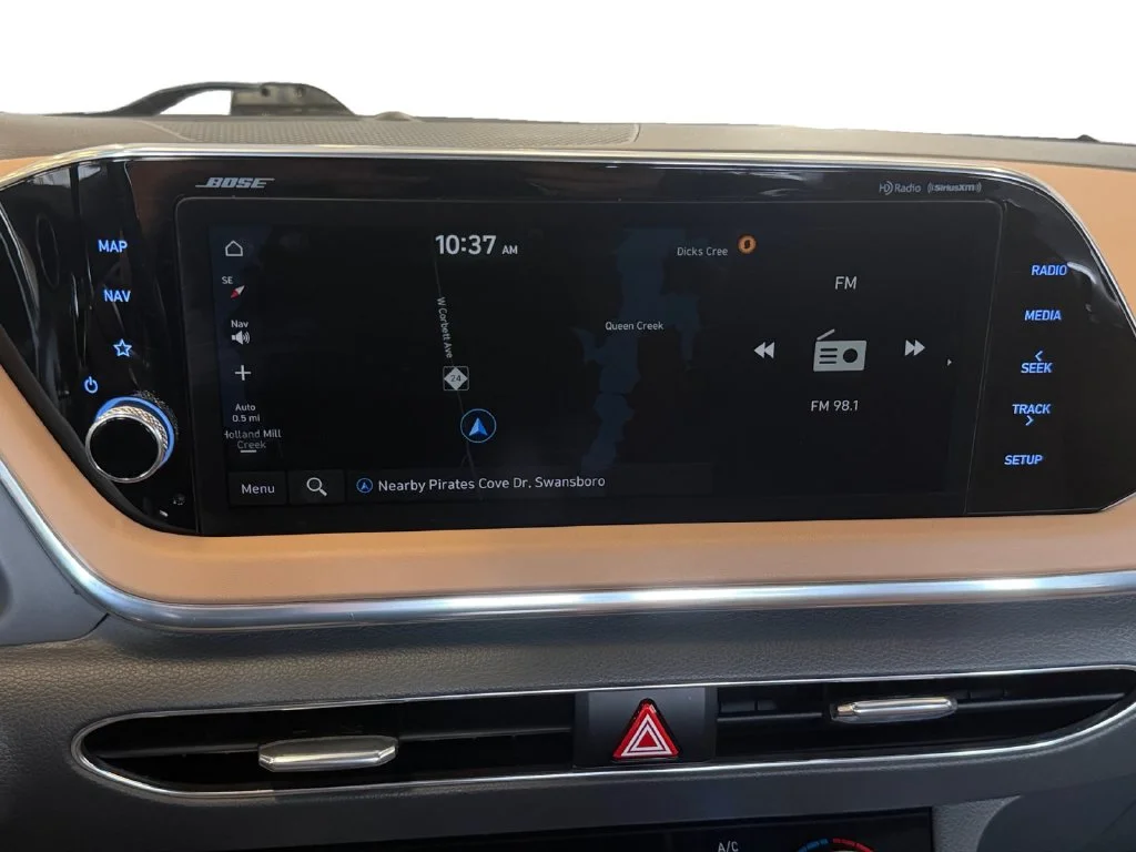 Used 2021 Red Hyundai Limited image 13