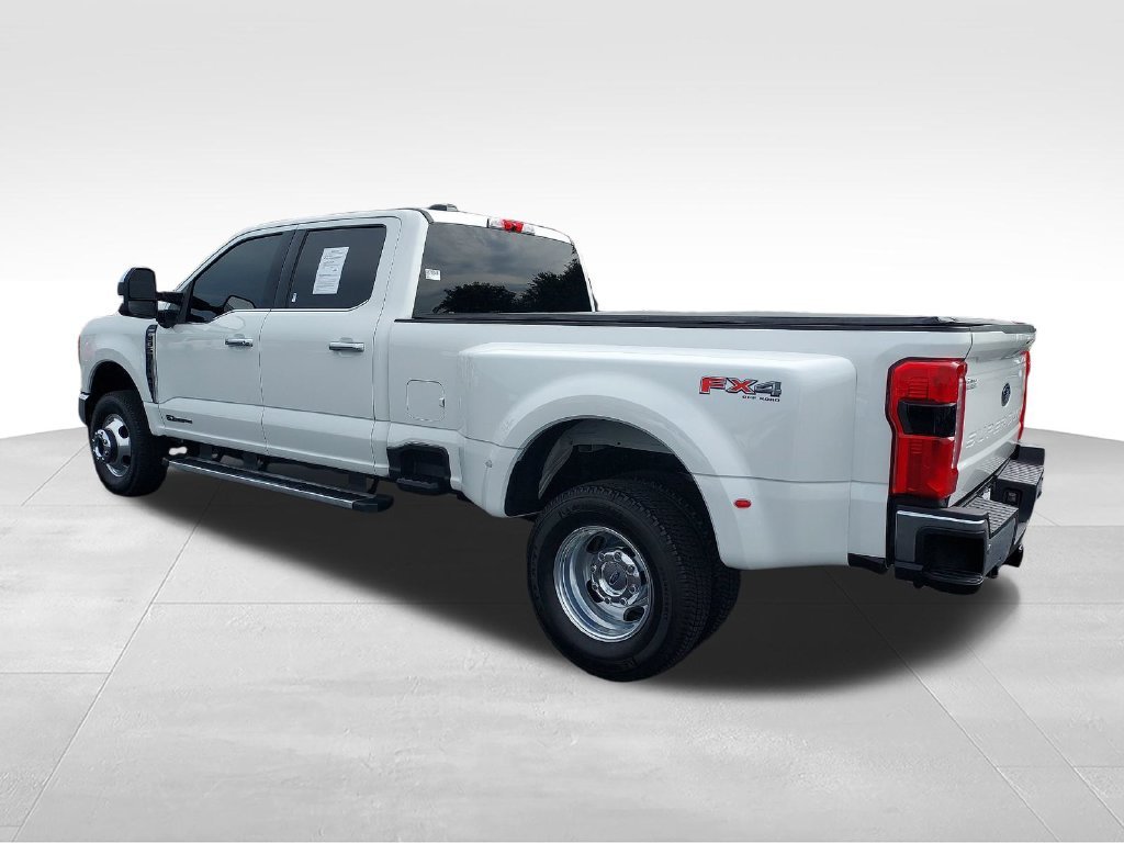 Used 2025 White Ford Lariat image 3