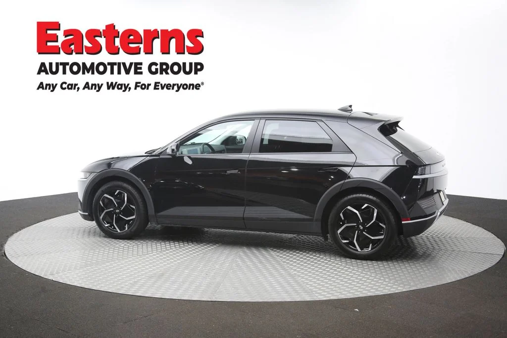 Used 2024 Black Hyundai SEL image 58