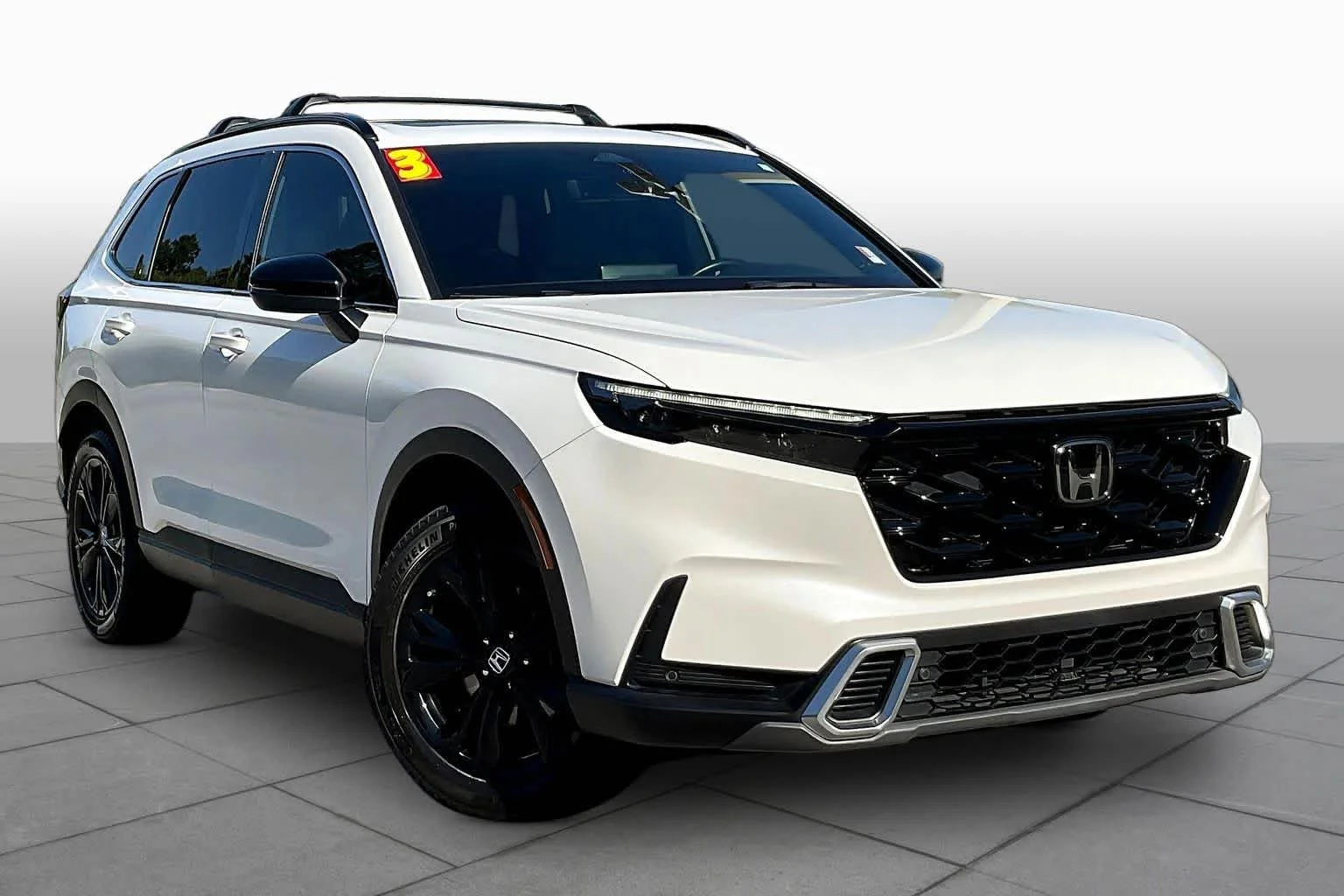 Used 2024 Platinum White Pearl Honda Sport Touring image 3