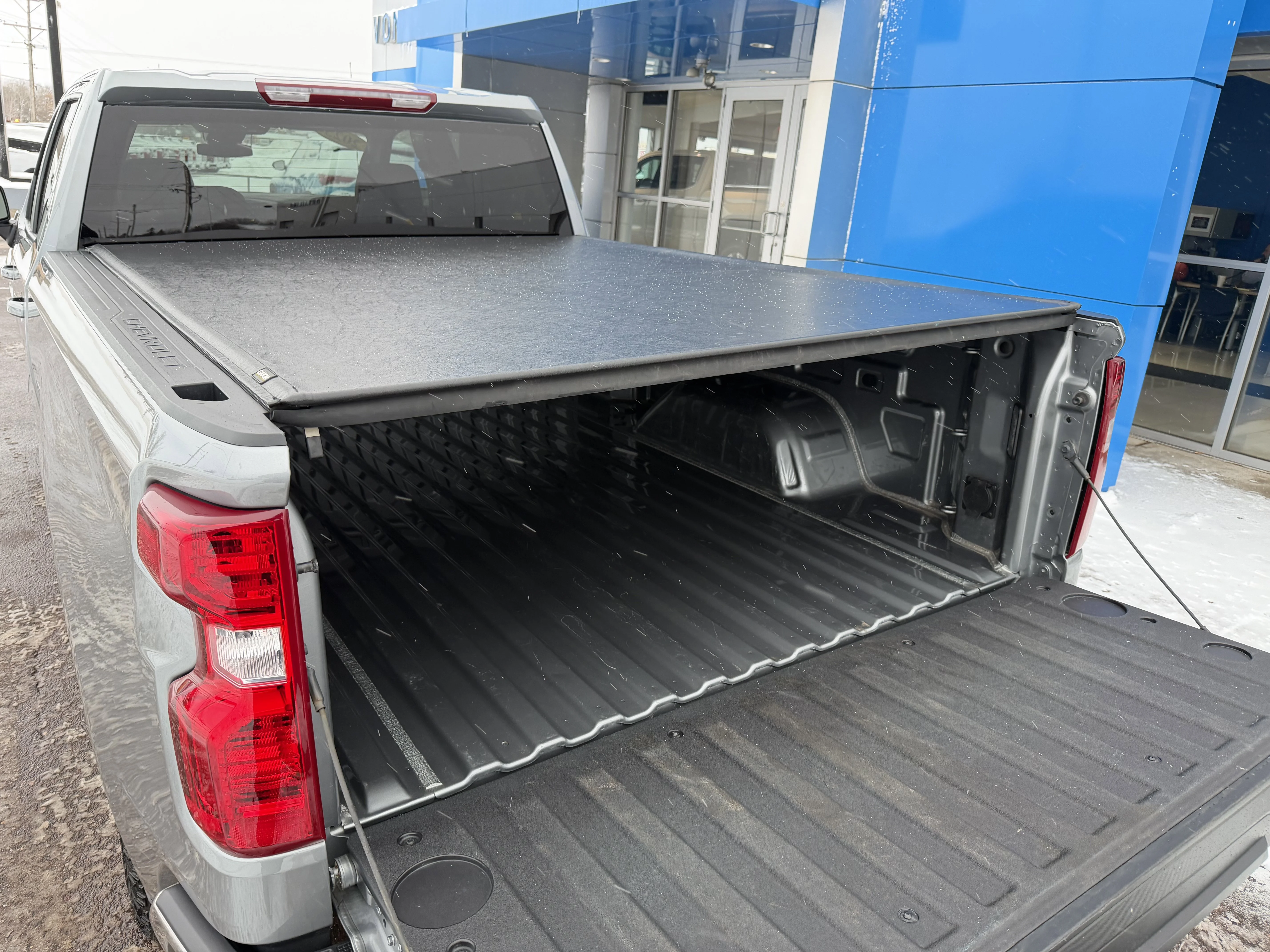 2025 Chevrolet Silverado 1500 LT - Photo 10