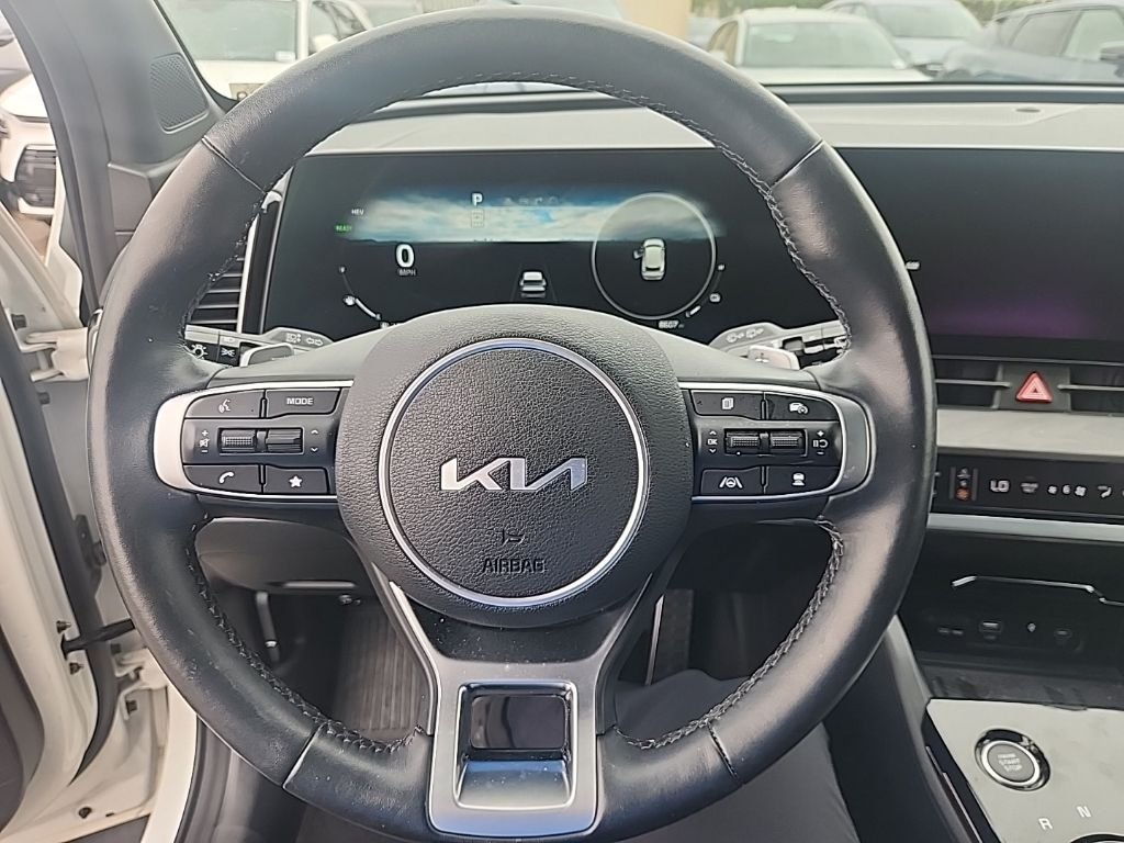 Used 2023 White Kia X-Line Prestige image 22