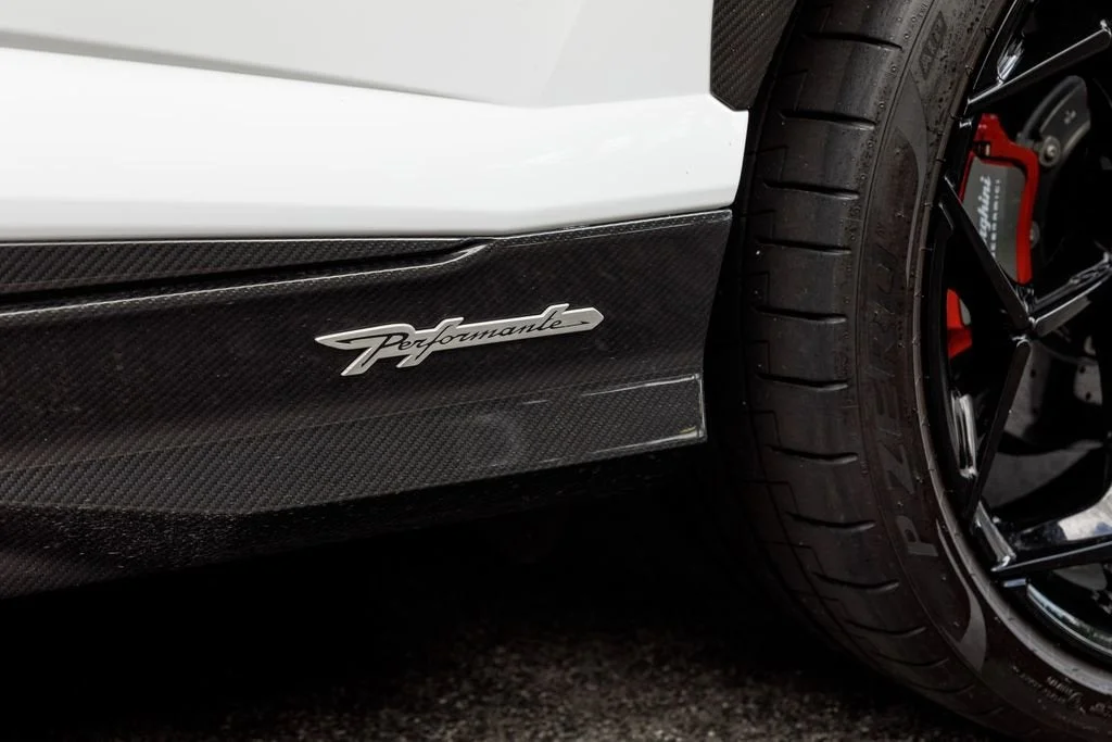 Used 2024 White Lamborghini Performante image 48