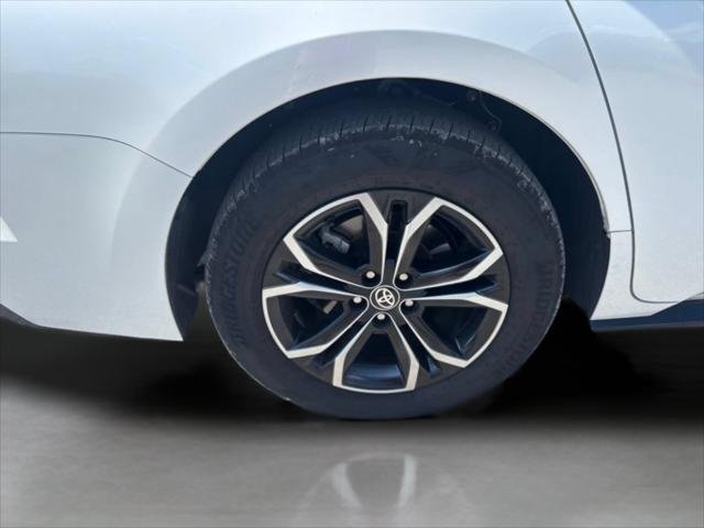 Certified Used 2026 WIND CHILL PEARL Toyota  image 35