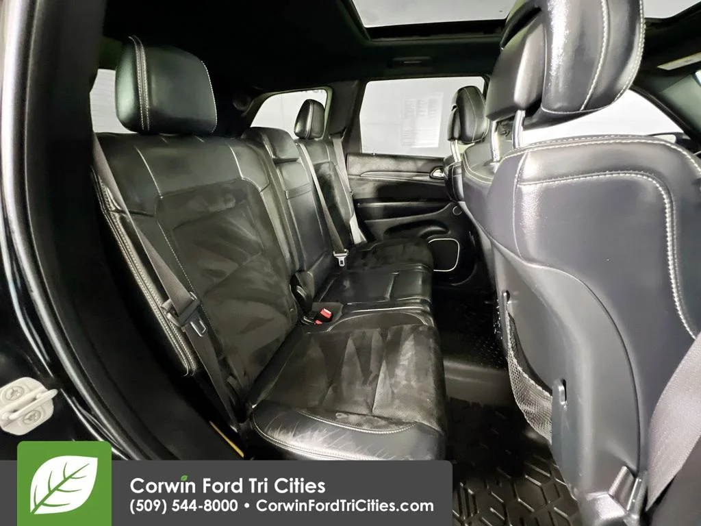 Used 2014 Brilliant Black Crystal Pearlcoat Jeep SRT image 16