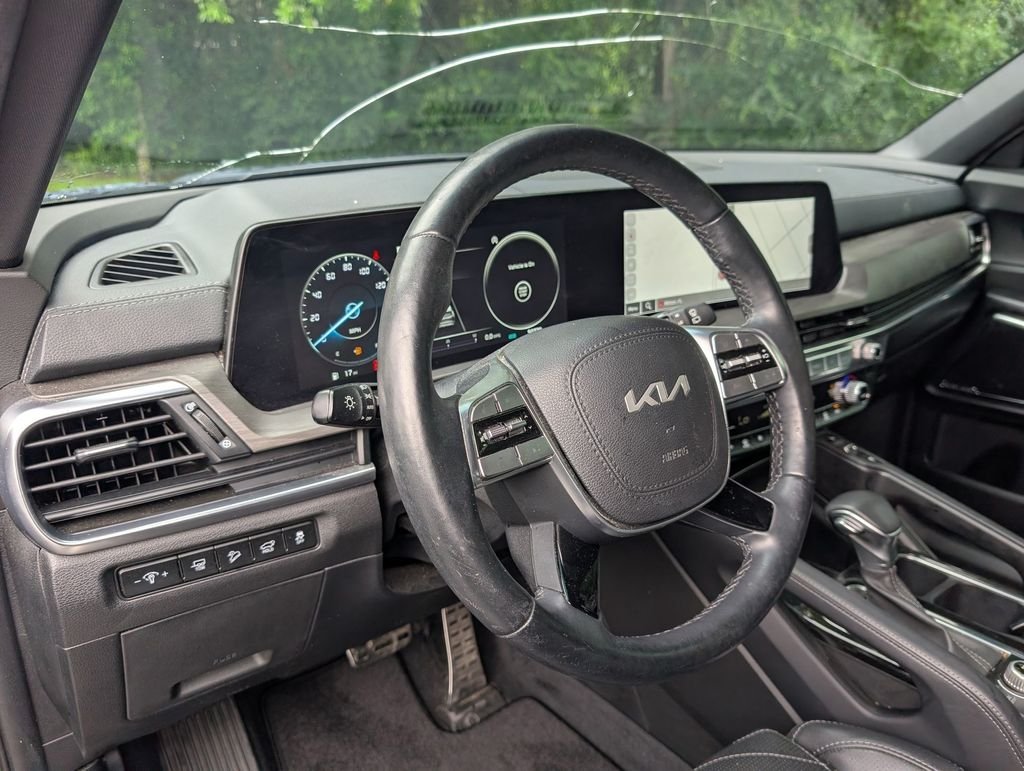 Used 2024 Silver Kia SX X-Line image 33