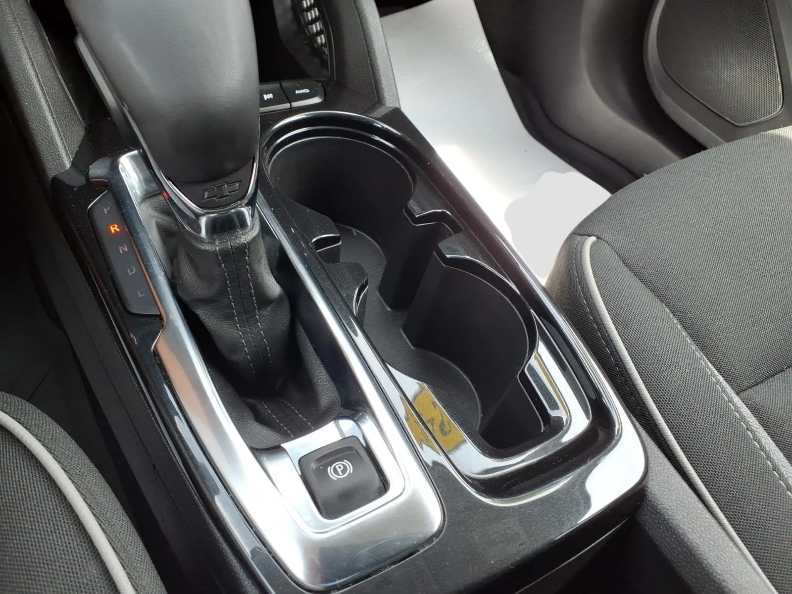 Used 2024 Sterling Gray Metallic Gzb Chevrolet LT image 21