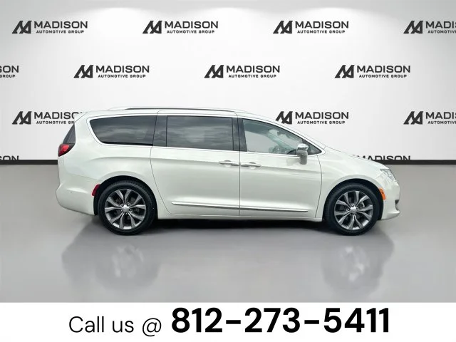 Used 2019 White Chrysler Limited image 4