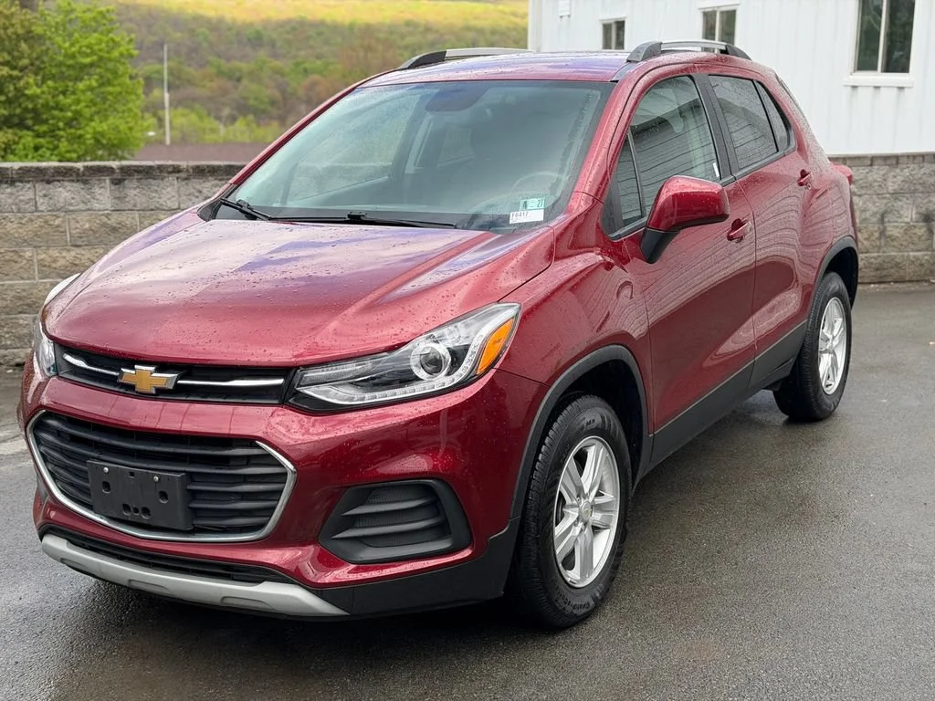 Used 2022 Crimson Metallic Chevrolet LT image 1