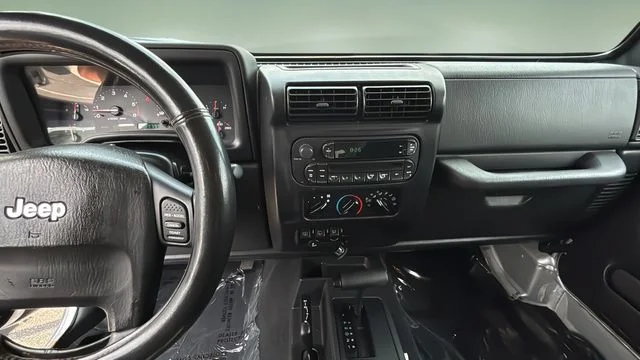 Used 2006 Silver Jeep Unlimited image 12
