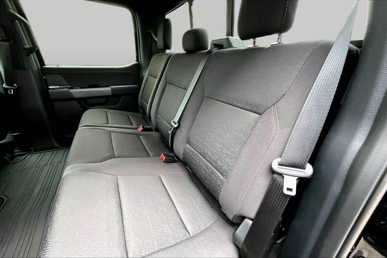 Used 2025 Agate Black Metallic Ford XLT image 21
