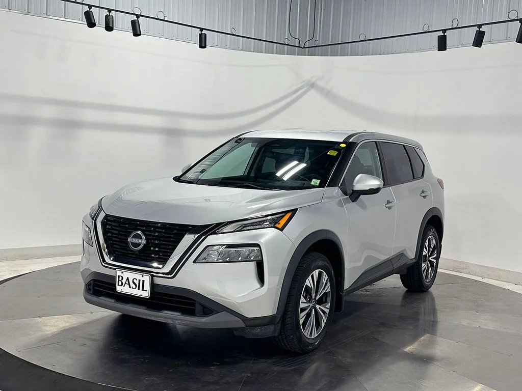 Used 2022 Silver Nissan SV image 8