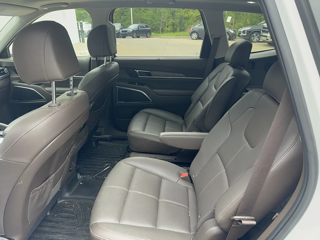 Used 2022 Glacial White Pearl Kia SX image 6