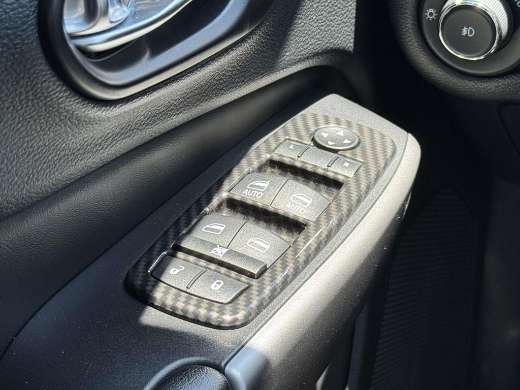 Used 2021 Green Jeep Latitude Lux image 27