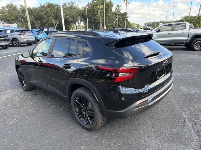 New 2026 Mosaic Black Metallic Chevrolet ACTIV image 7