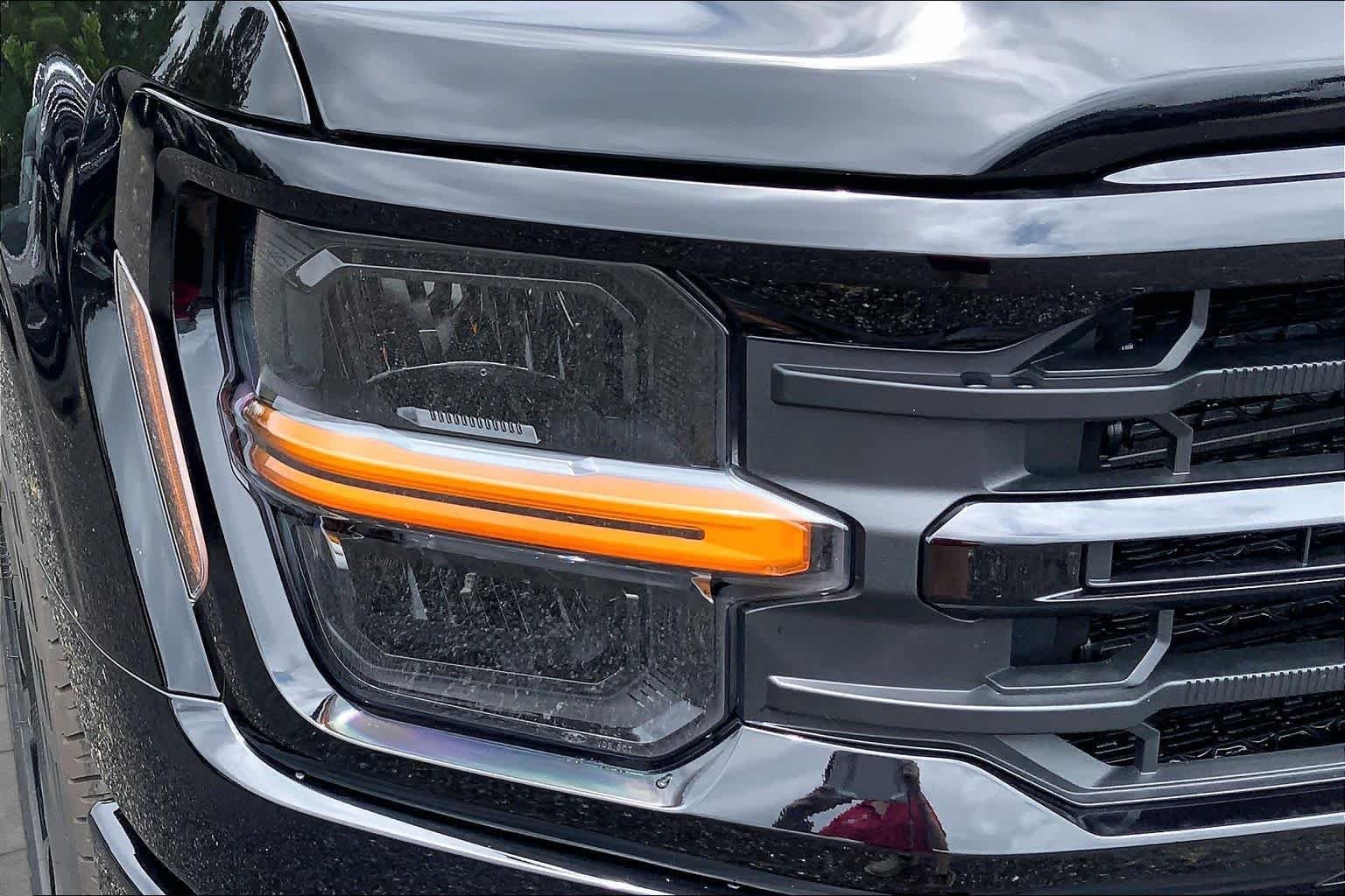 New 2026 Agate Black Metallic Ford XLT image 13