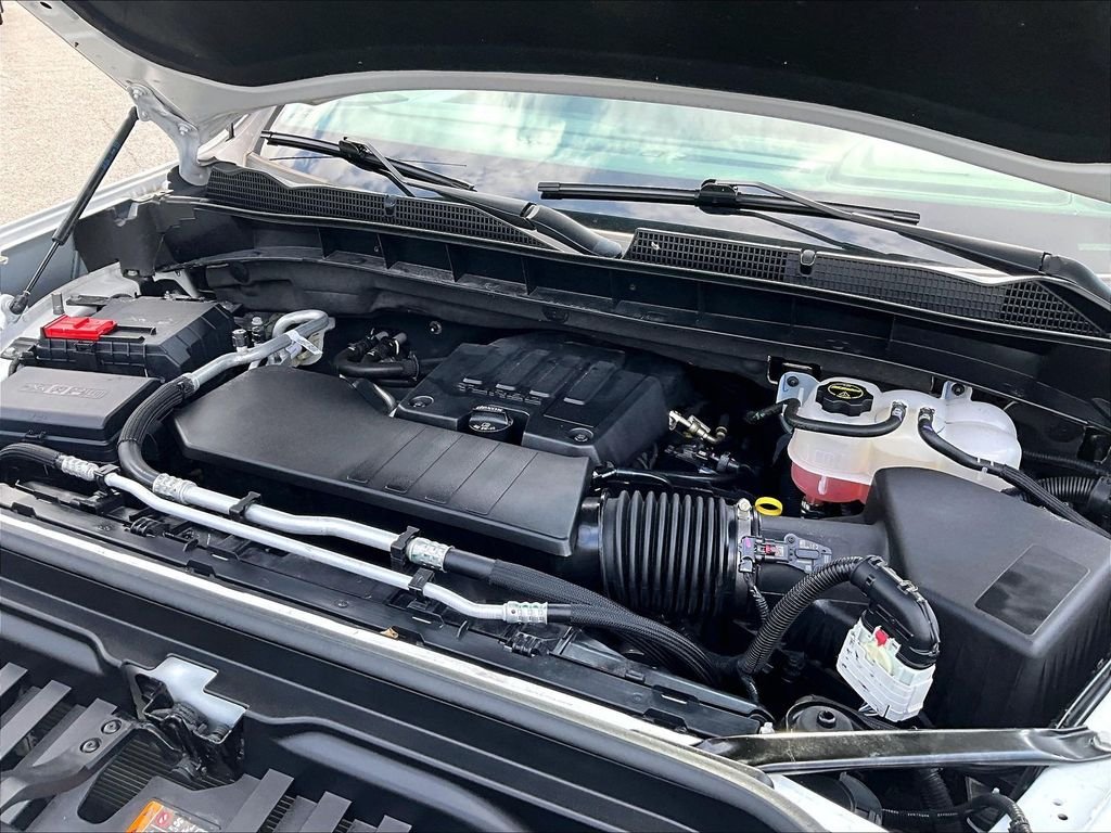 Used 2024 White GMC Elevation image 36