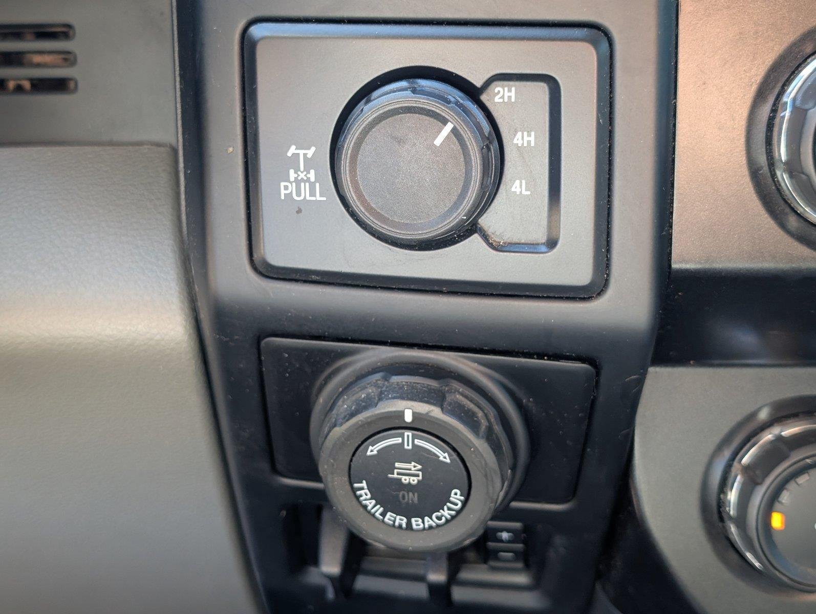 Used 2019 Ingot Silver Ford XL image 23