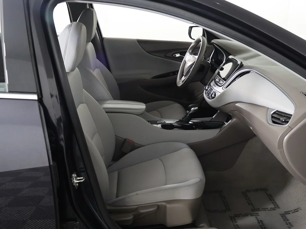 Used 2023 Gray Chevrolet LT image 23