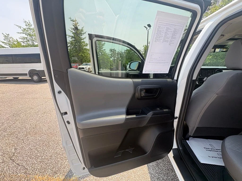 Certified Used 2022 White Toyota SR image 12