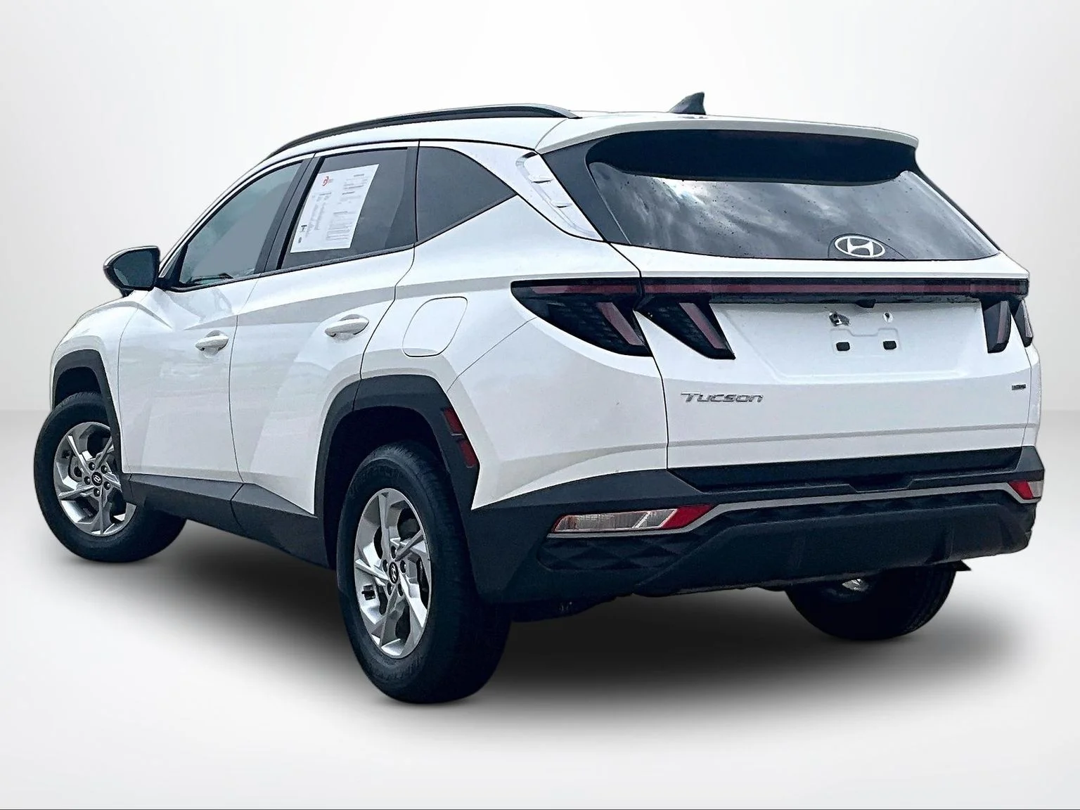 Used 2023 White Hyundai SEL image 14