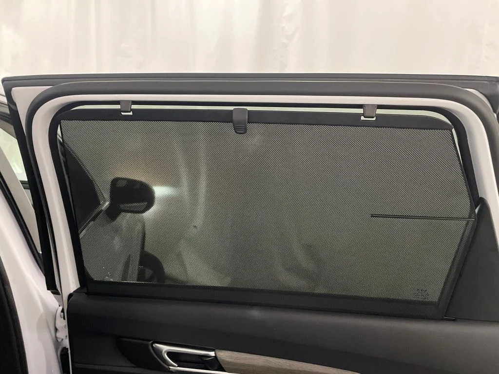 Used 2022 Glacial White Pearl Kia EX image 27
