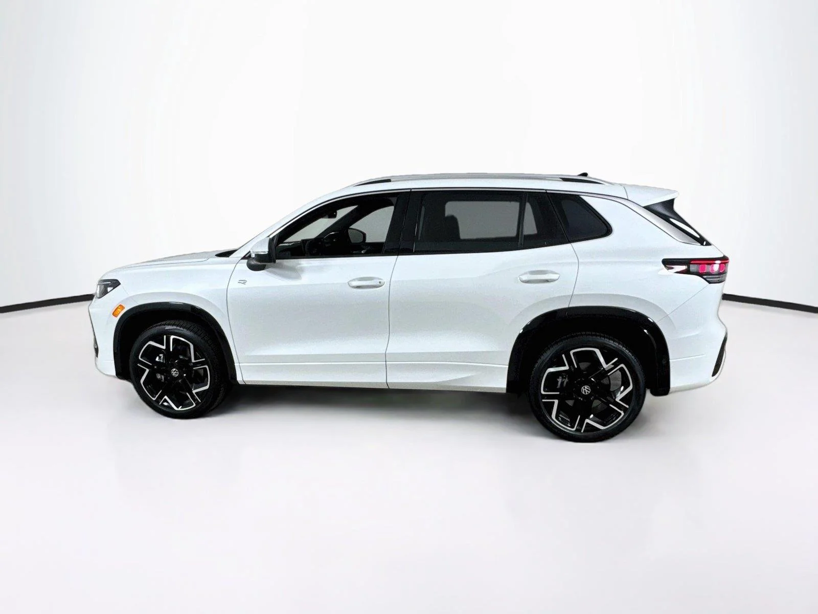 New 2026 Opal White Pearl Volkswagen SEL R-Line Turbo image 3
