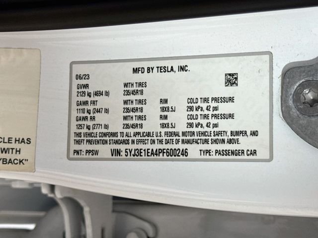 Used 2023 White Tesla Base image 31