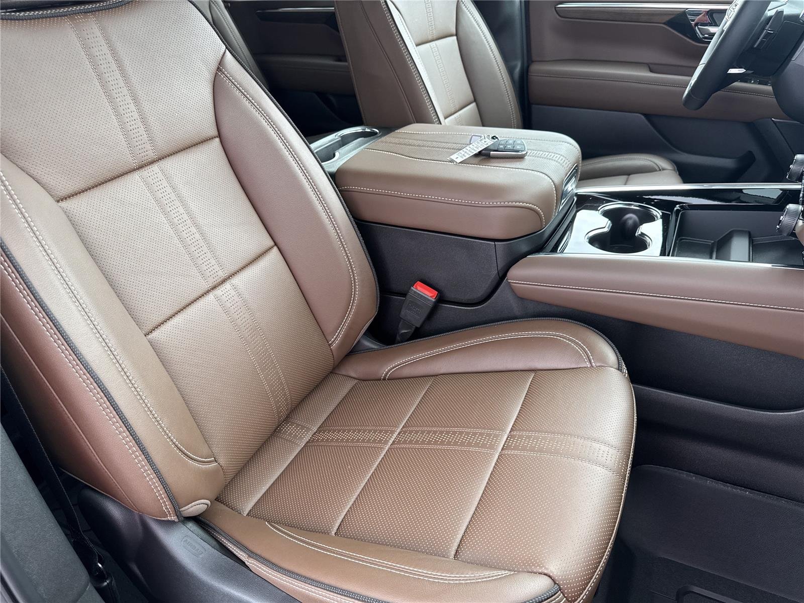 2026 Chevrolet Suburban High Country - Photo 40