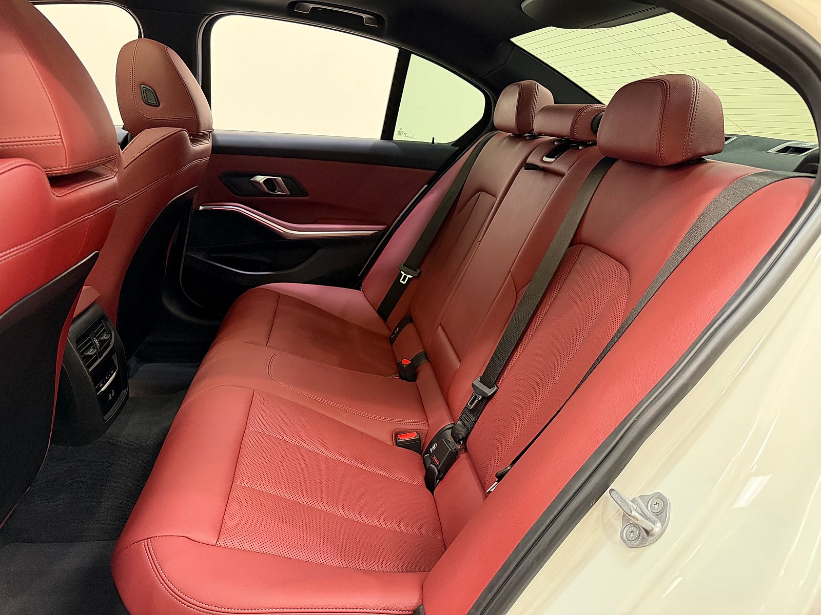 Used 2024  BMW  image 15