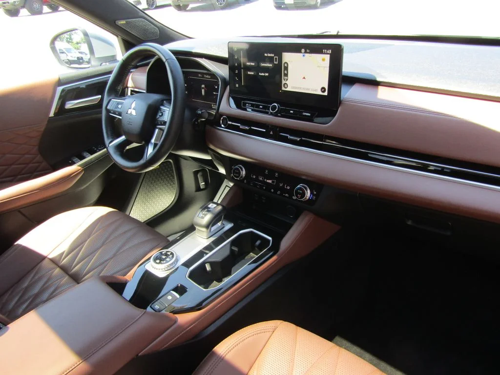 2025 Mitsubishi Outlander SEL - Photo 19