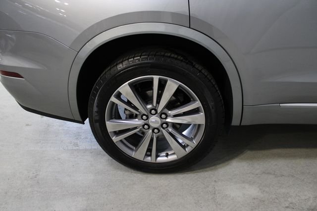 Used 2025 Silver Cadillac Premium Luxury image 38