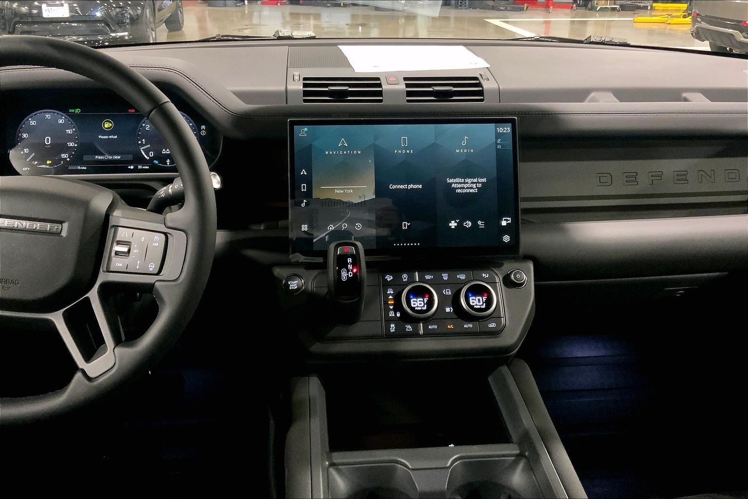 New 2026 Woolstone Green Land Rover X-Dynamic SE image 6
