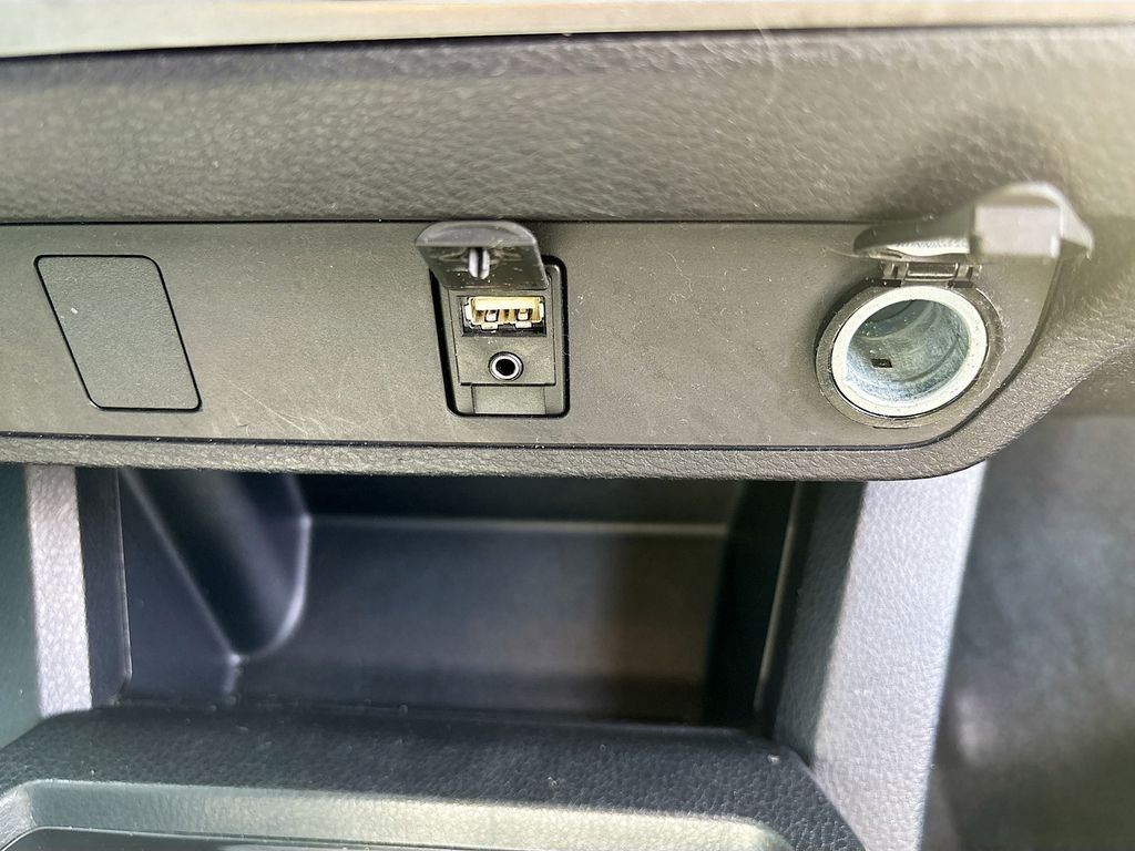 Used 2017 Silver Toyota SR5 image 18