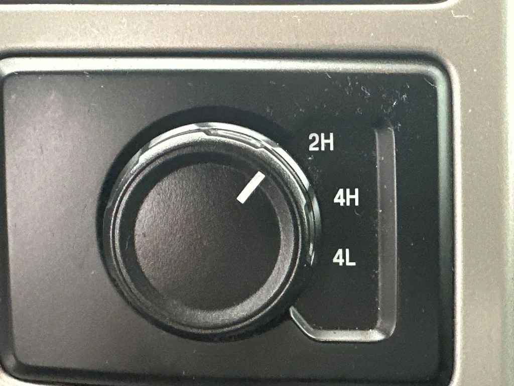 Used 2018 Silver Ford Lariat image 30