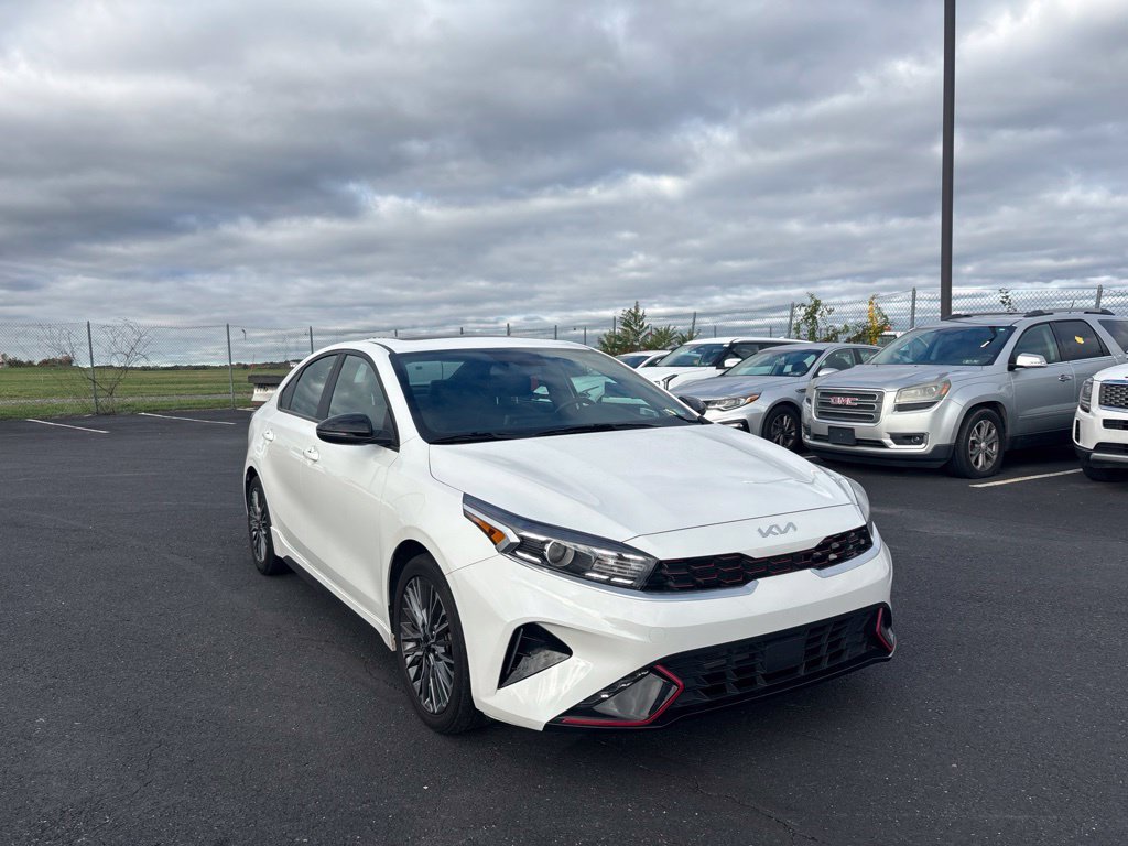Used 2023 White Kia GT-Line image 1