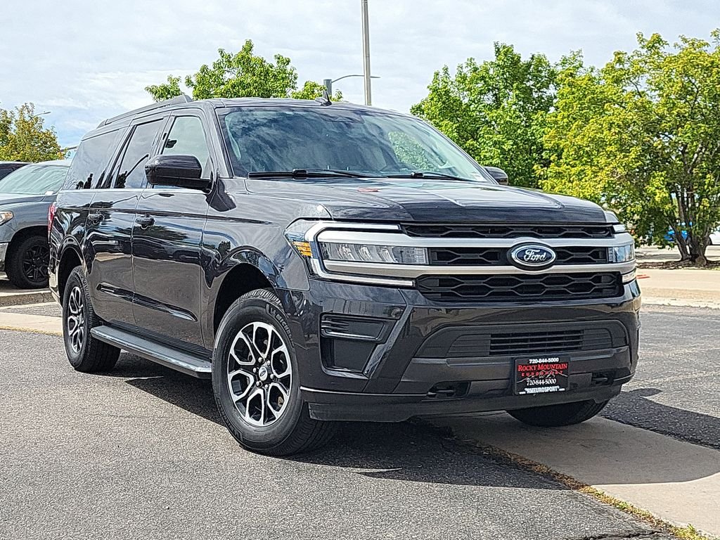Used 2022 Black Ford XLT image 2