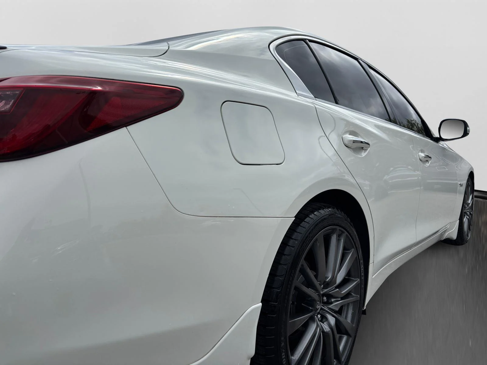 Used 2018 Pure White INFINITI RED SPORT 400 image 54
