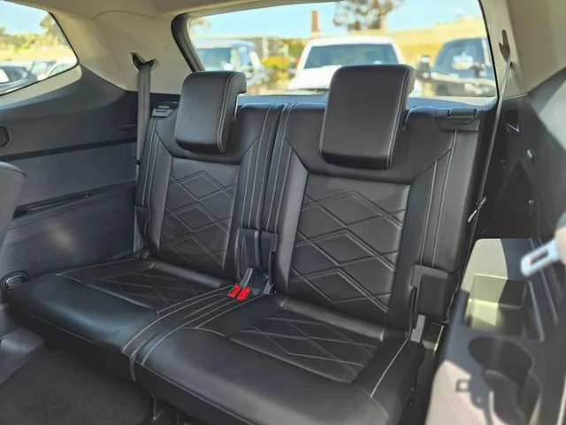 Used 2024  Volkswagen 2.0T SE w/Technology image 19