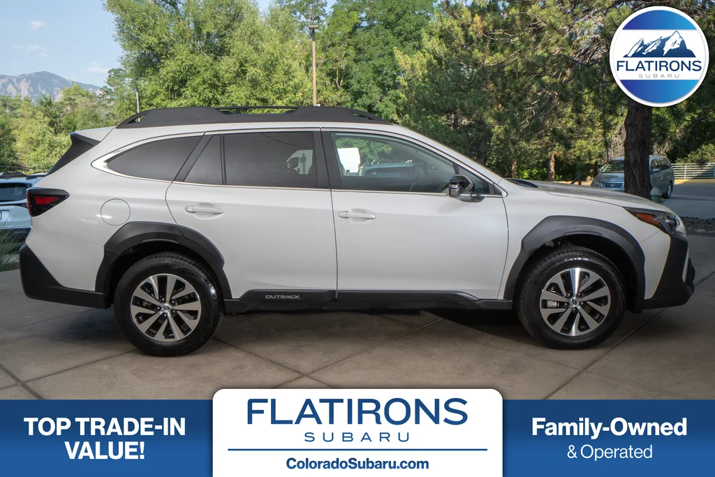 2025 Subaru Outback Premium's photo
