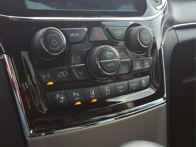 Used 2021 Gray Jeep Limited image 11