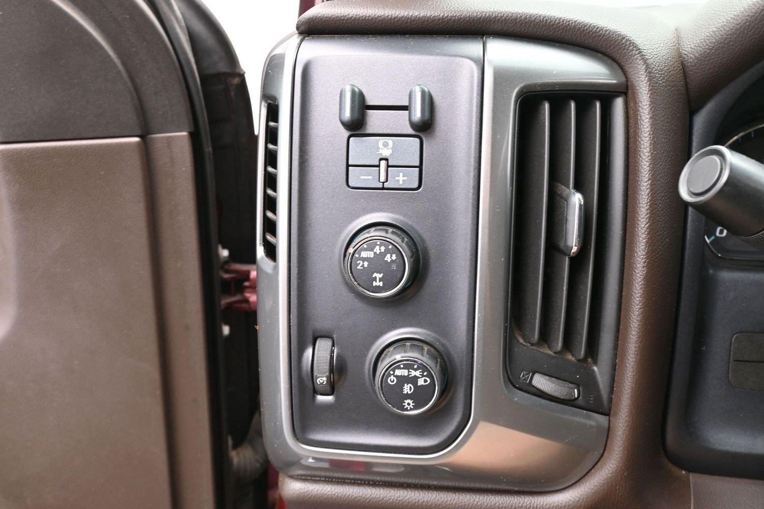 Used 2015 DEEP RUBY METALLIC Chevrolet LT image 24