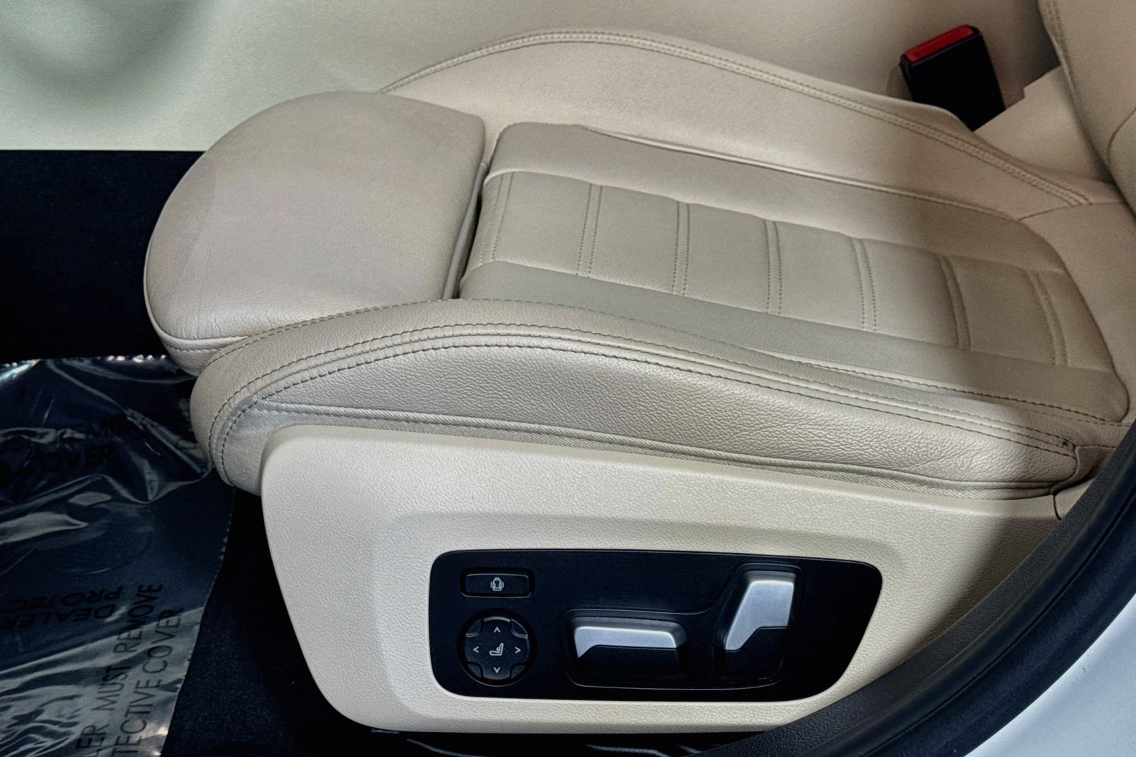 Used 2021 Alpine White BMW 330e image 18
