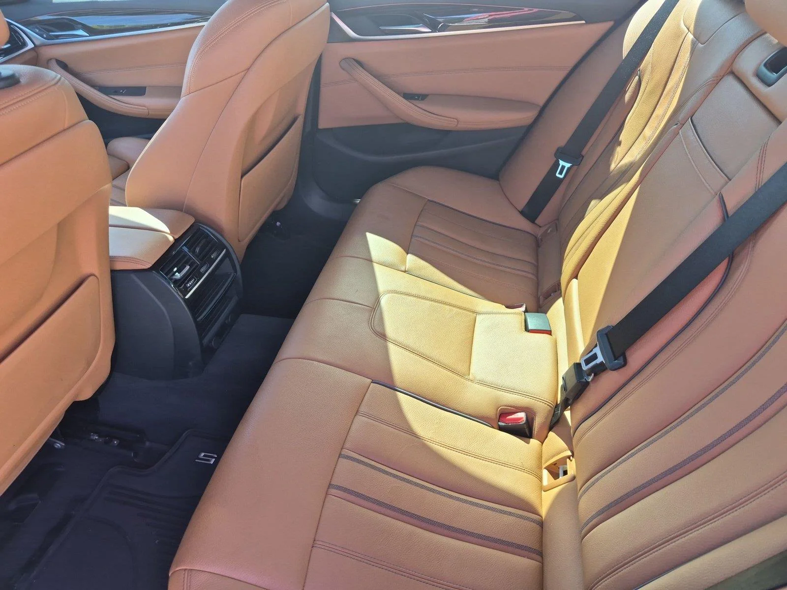 Used 2019 Mineral White Metallic BMW 530i xDrive image 33